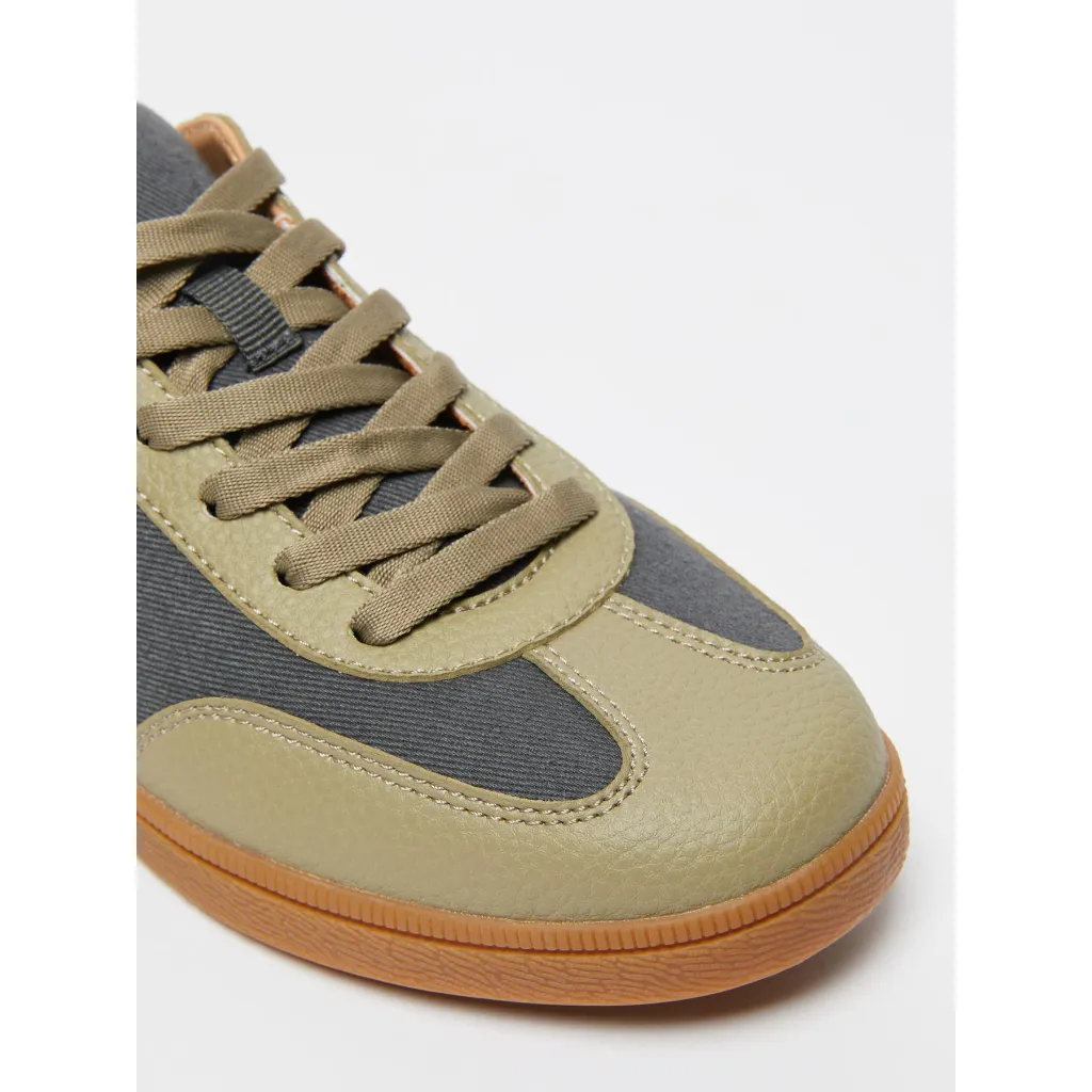 Sneakers Madre_004.webp